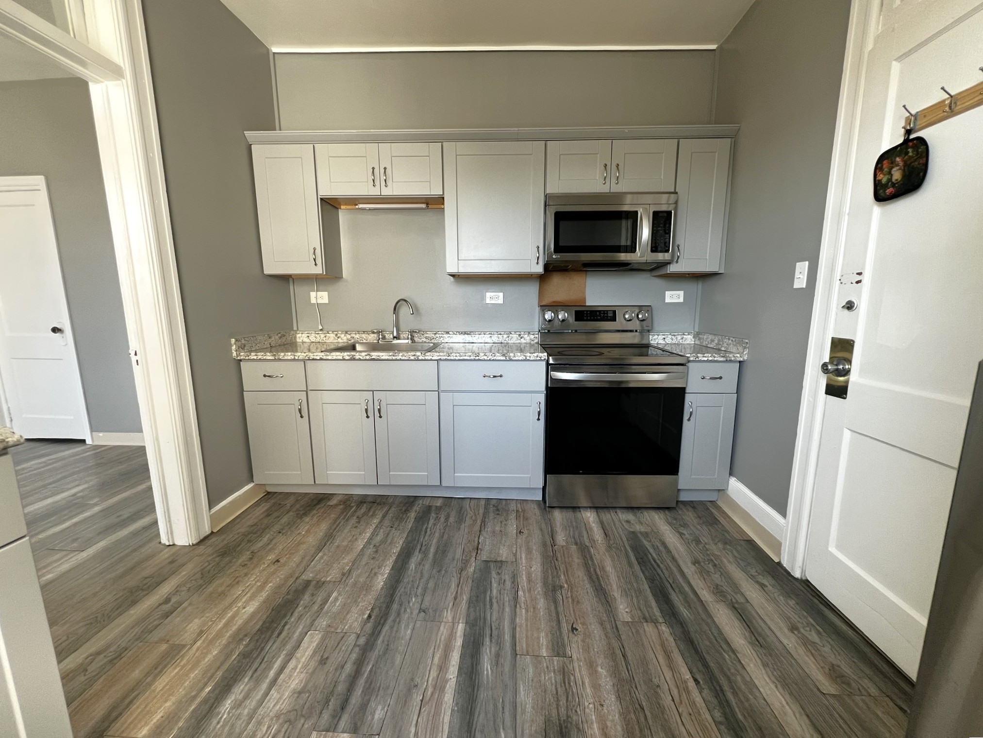 2 Raymond Avenue apartment