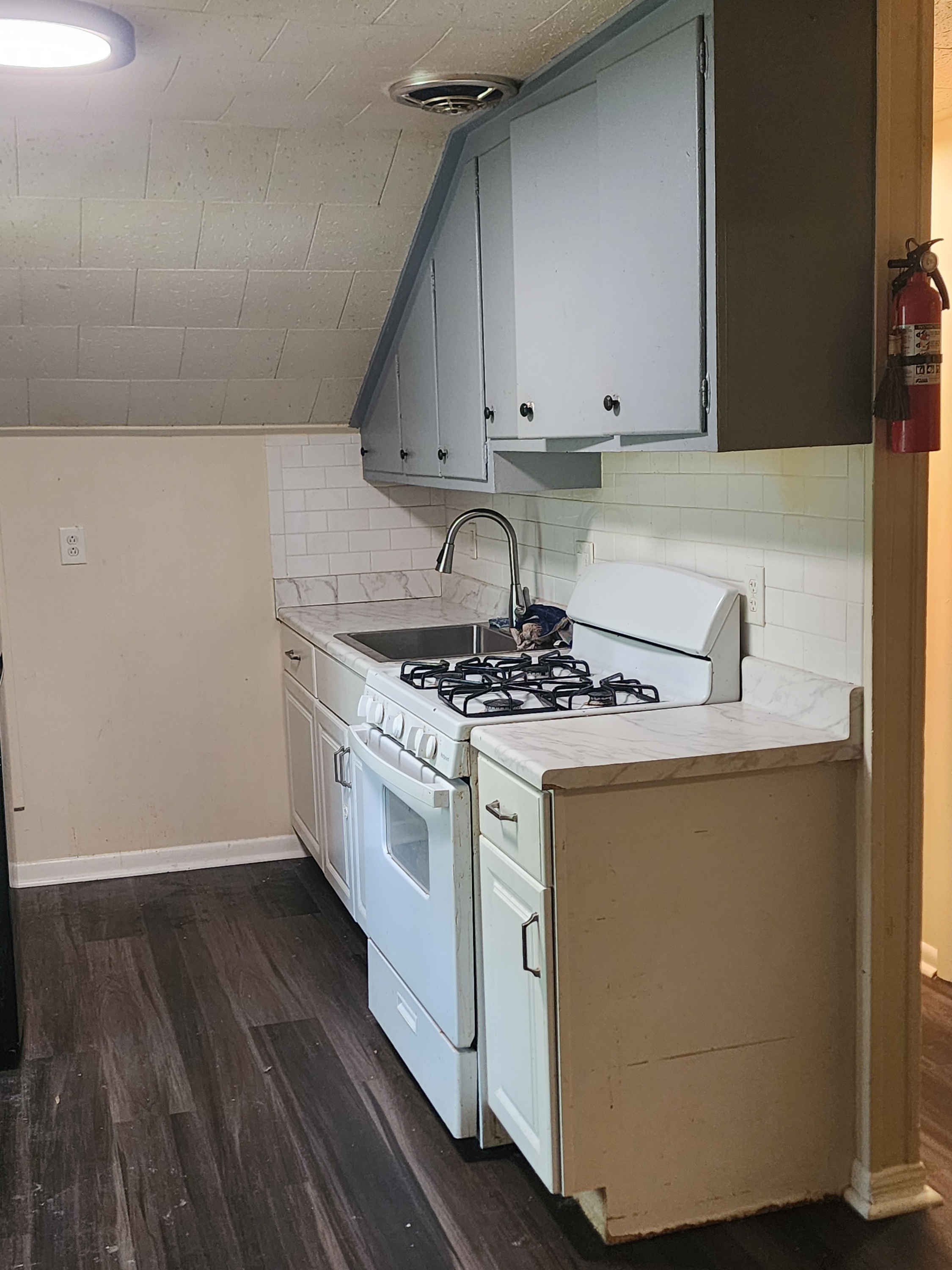 69 Glenwood Avenue apartment